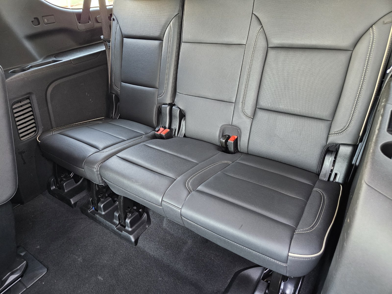 Certified 2026 Chevrolet Suburban Premier AWD/4WD image 34