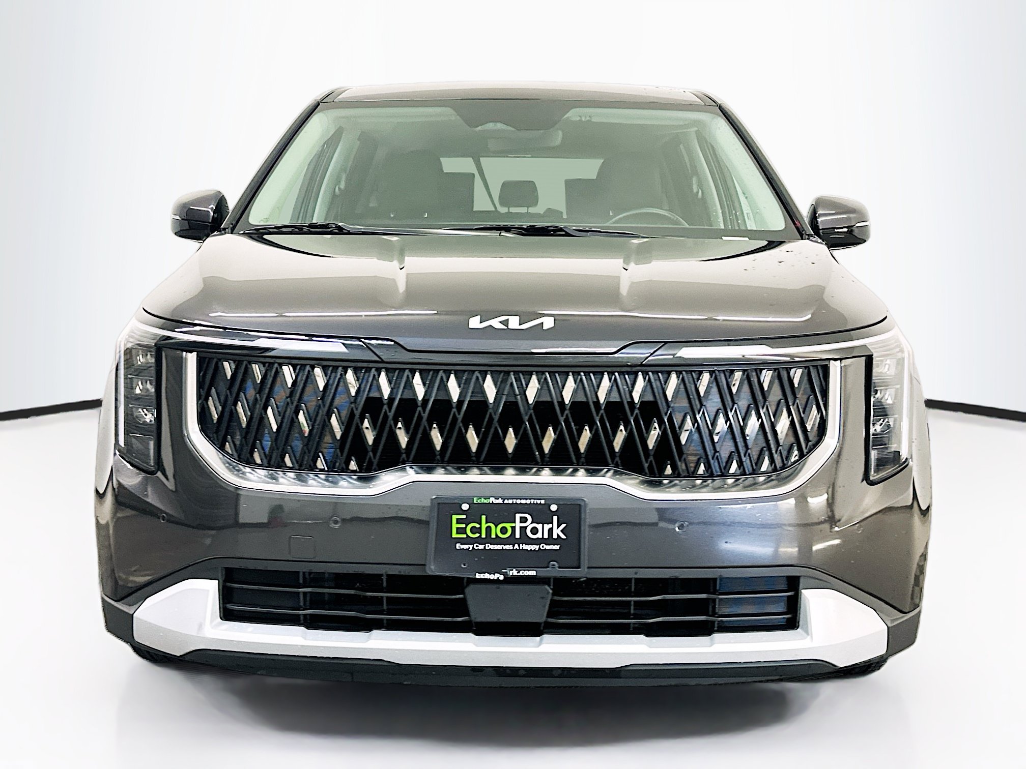 Used 2026 Kia Carnival FWD image 2