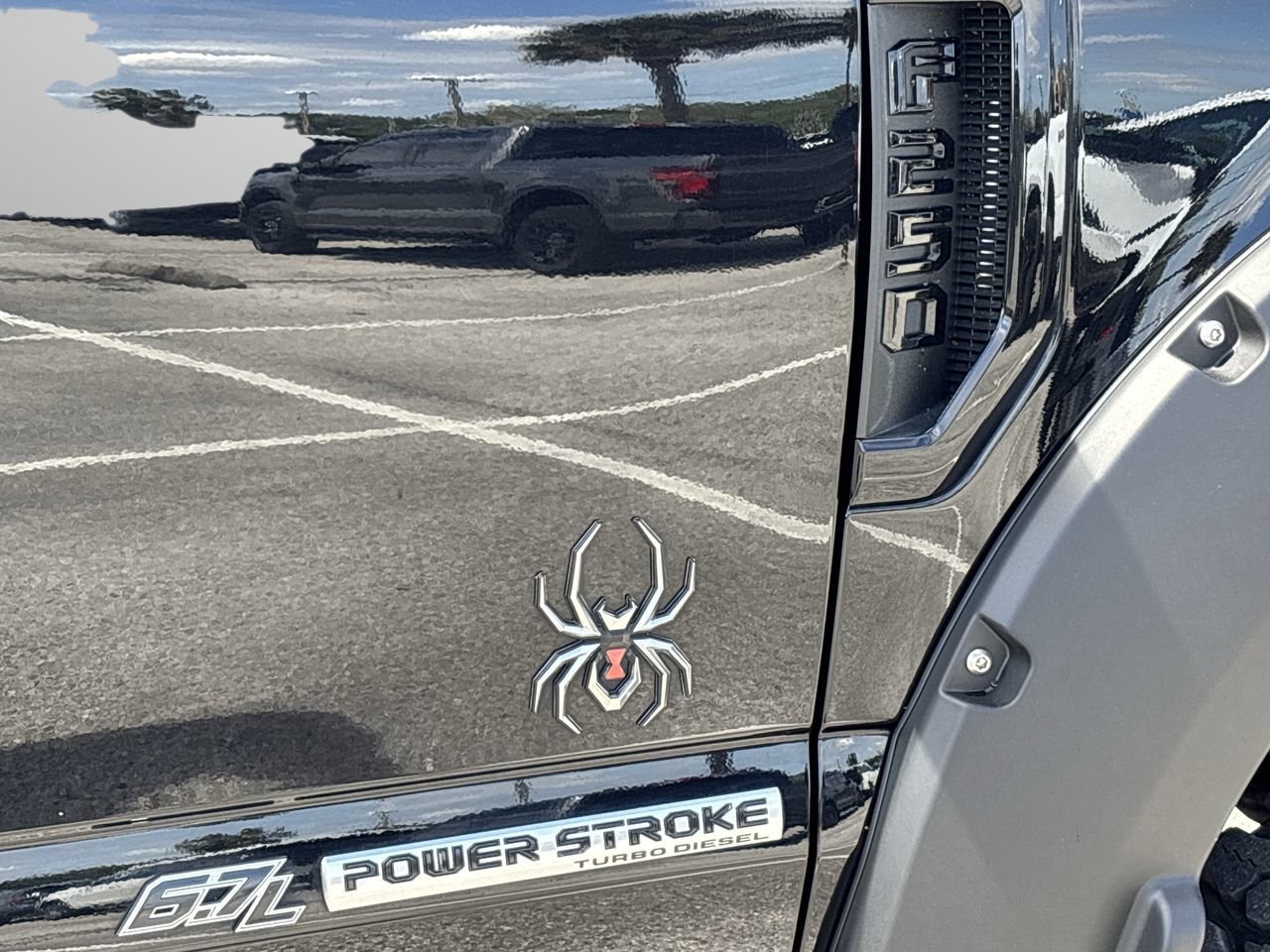 Used 2022 Ford F250 Lariat w/ Black Appearance Package image 8