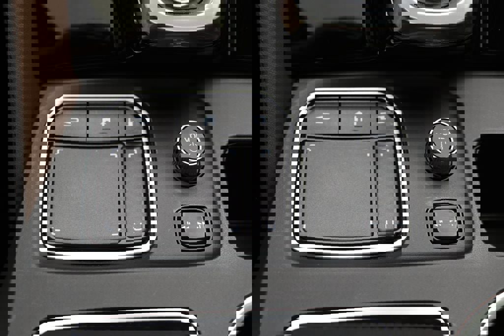 Used 2024 Acura MDX SH-AWD w/ Advance Package image 28