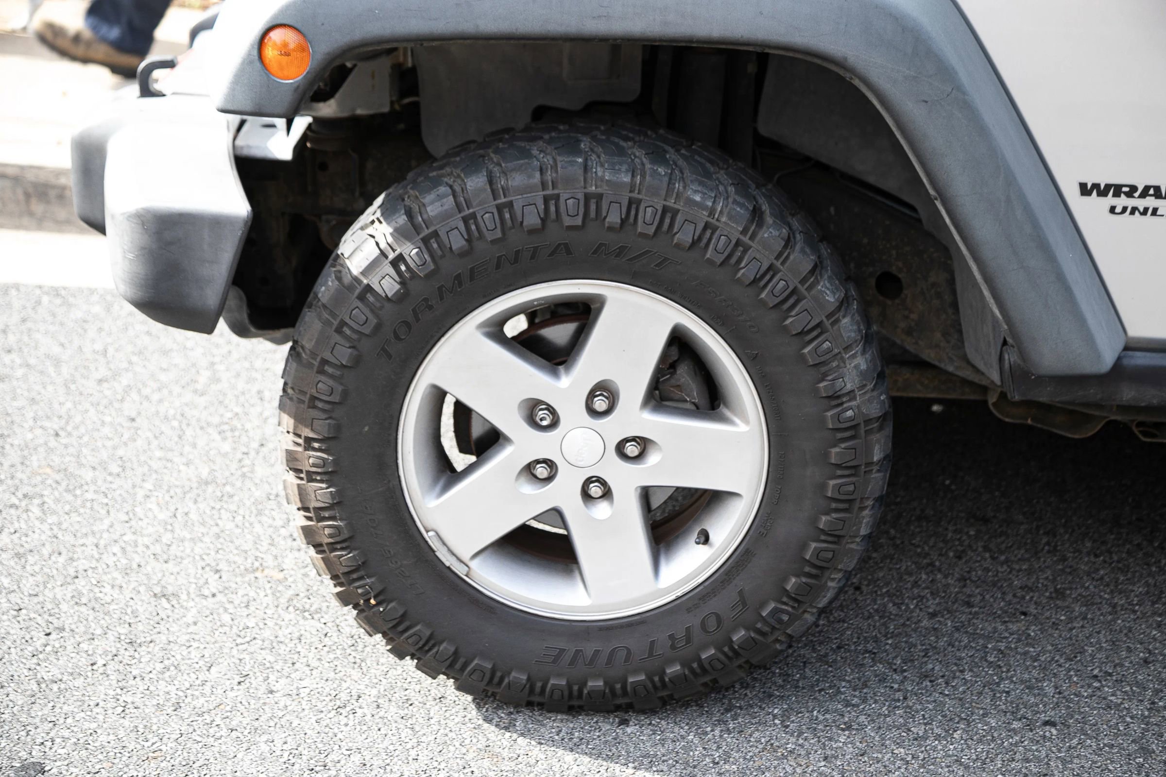 Used 2012 Jeep Wrangler Unlimited Rubicon w/ Connectivity Group image 11