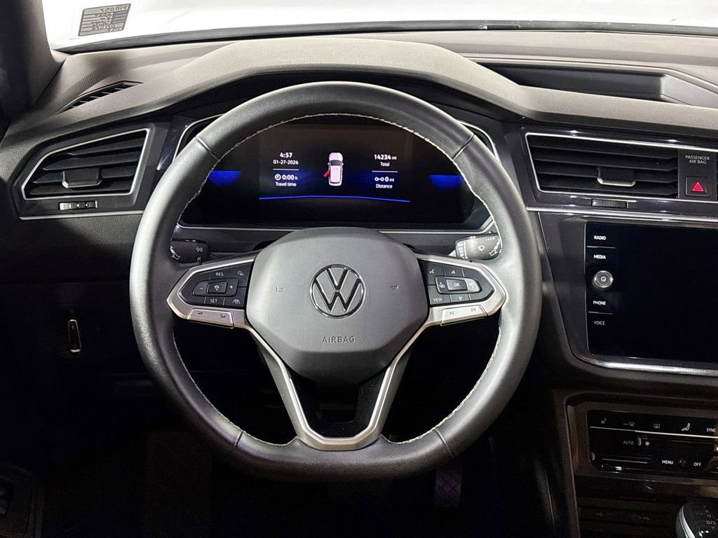 Certified 2024 Volkswagen Tiguan SE image 13