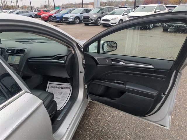 Used 2017 Ford Fusion Titanium image 15