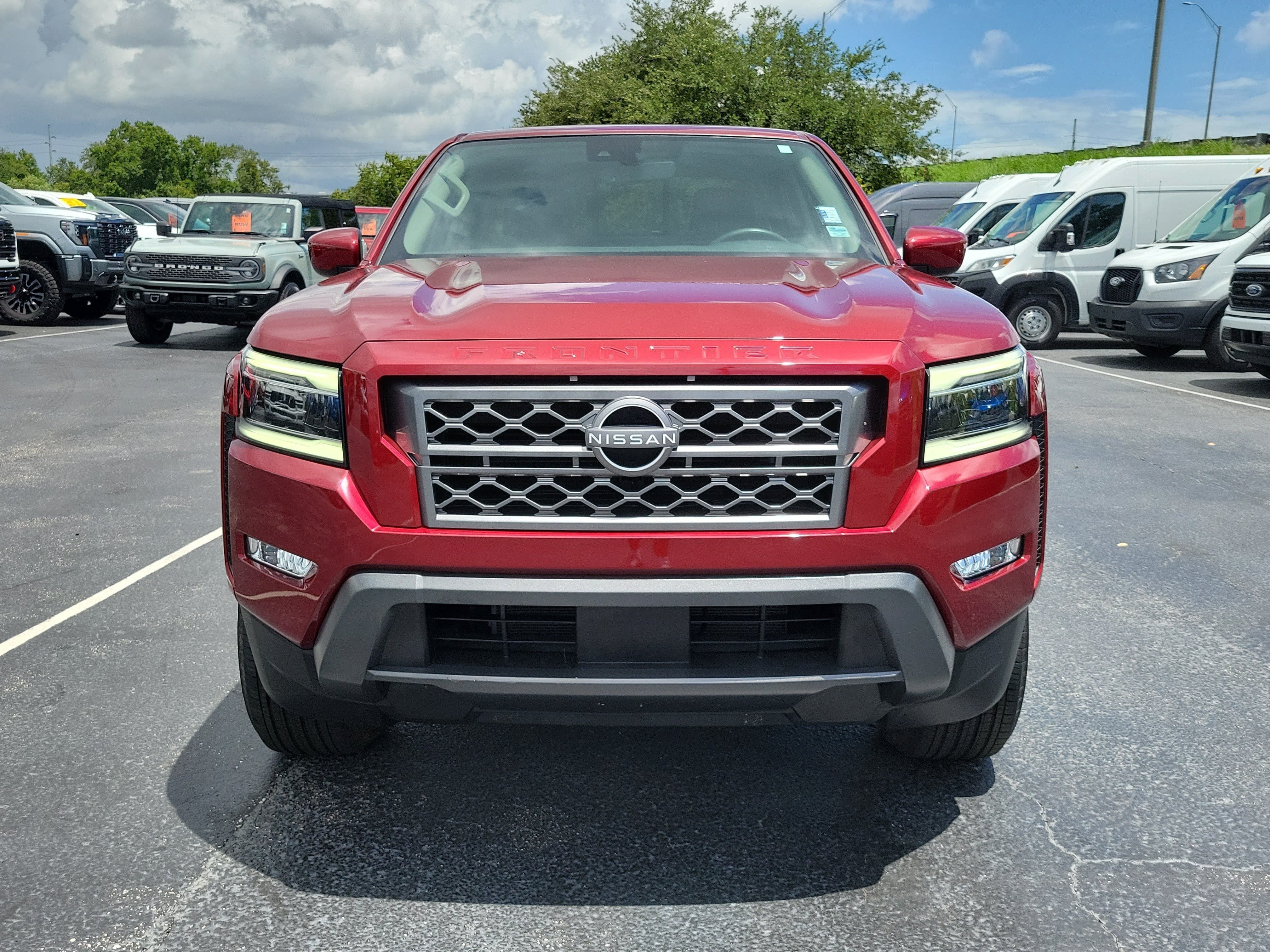 Used 2024 Nissan Frontier SL w/ Technology Package RWD image 2