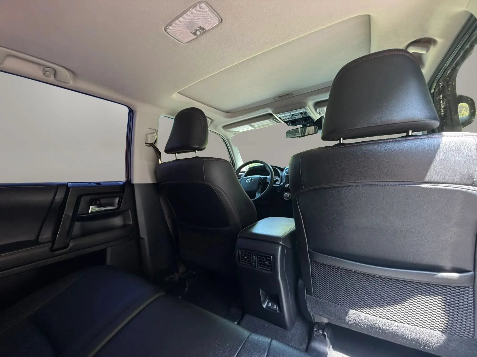 Used 2020 Toyota 4Runner Venture w/ Moonroof Package AWD/4WD image 17