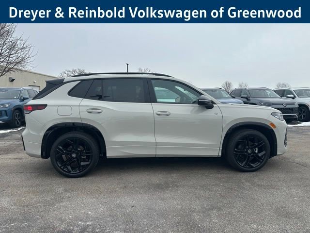 New 2026 Volkswagen Tiguan SE R-Line image 8