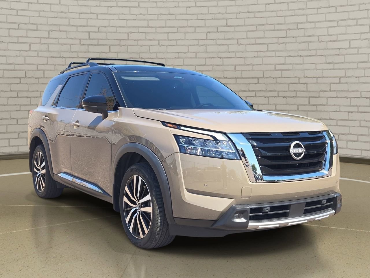 Used 2024 Nissan Pathfinder Platinum w/ Cargo Package FWD image 3