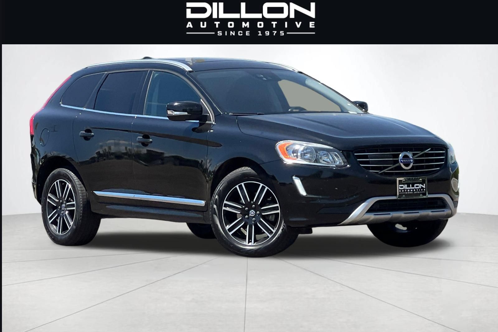Used 2017 Volvo XC60 T5 Dynamic w/ Advanced Package AWD/4WD image 1