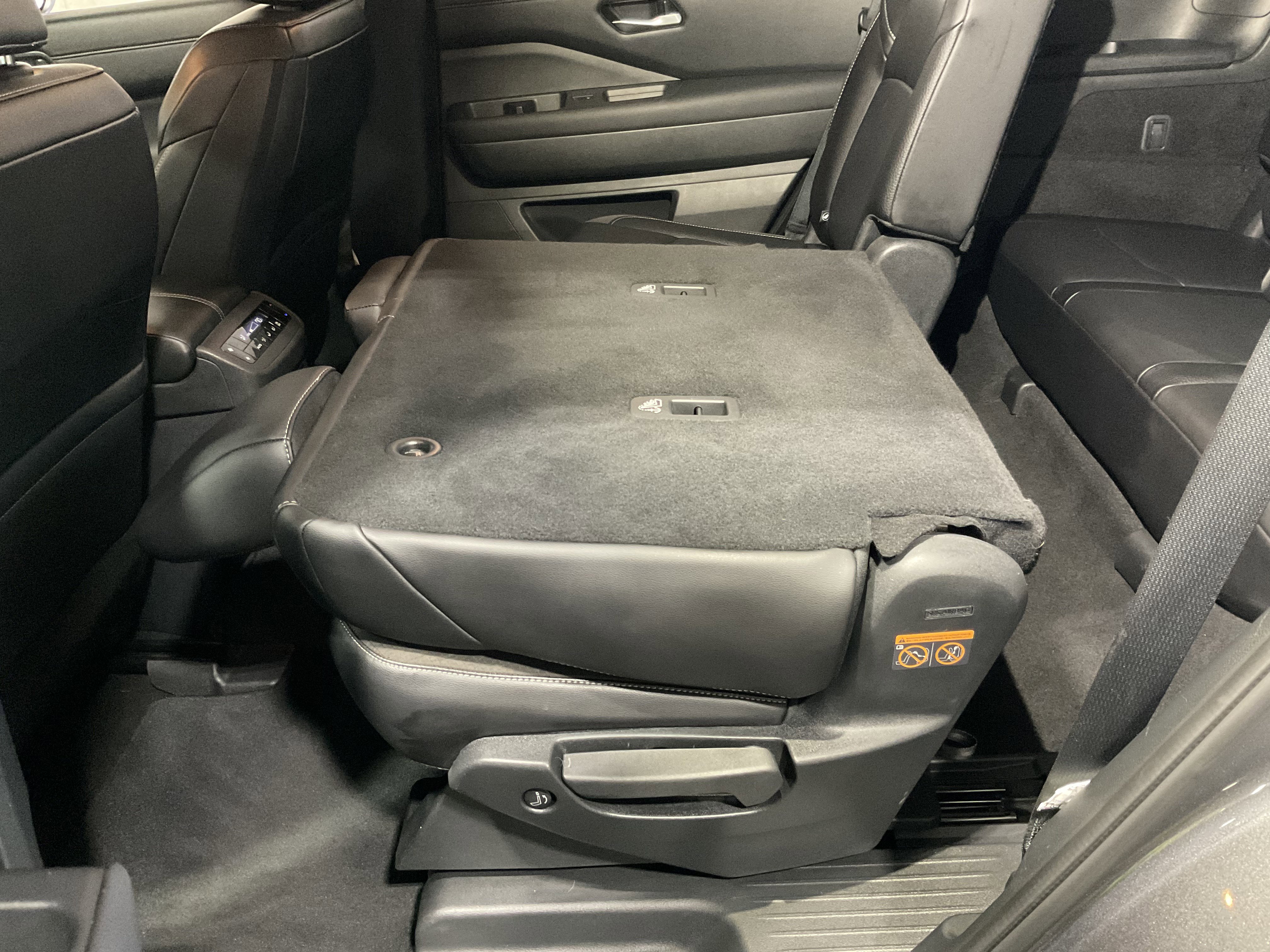 Used 2025 Nissan Pathfinder SL image 41