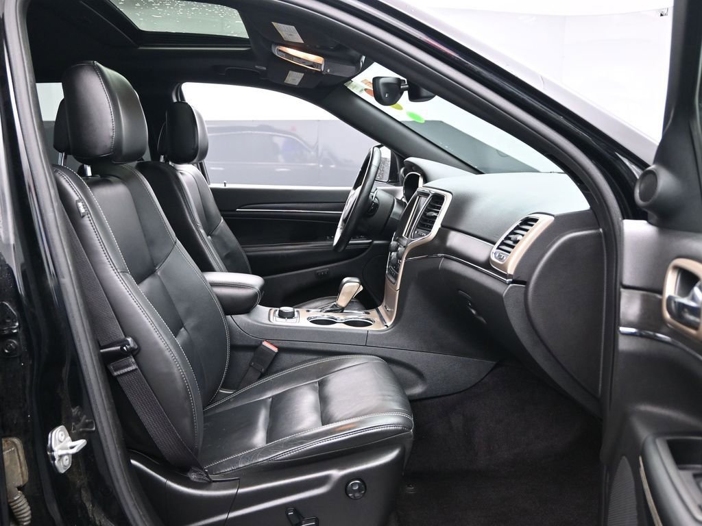 Used 2017 Jeep Grand Cherokee Limited image 31