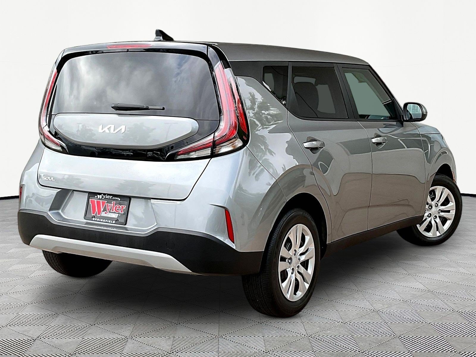 Used 2023 Kia Soul LX FWD image 6