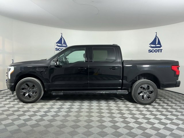 Used 2022 Ford F150 Lightning Lariat image 4