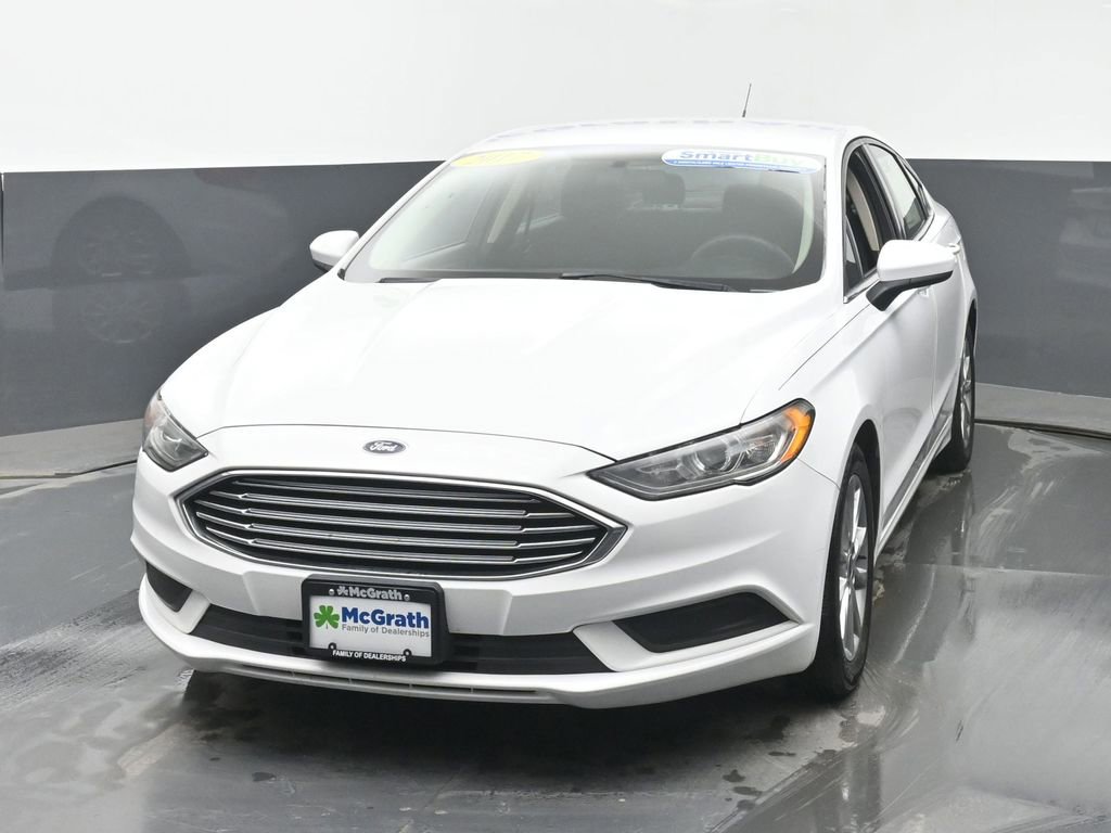 Used 2017 Ford Fusion SE w/ Fusion SE Technology Package image 5
