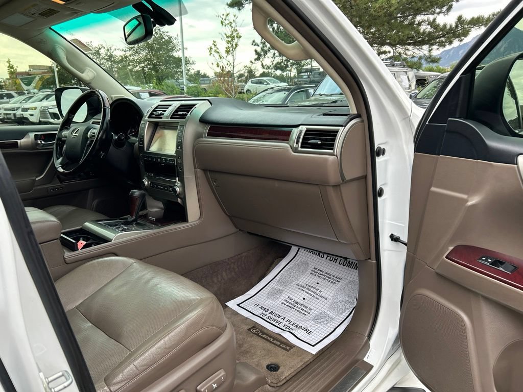 Used 2018 Lexus GX 460 Premium w/ Premium Package AWD/4WD image 12