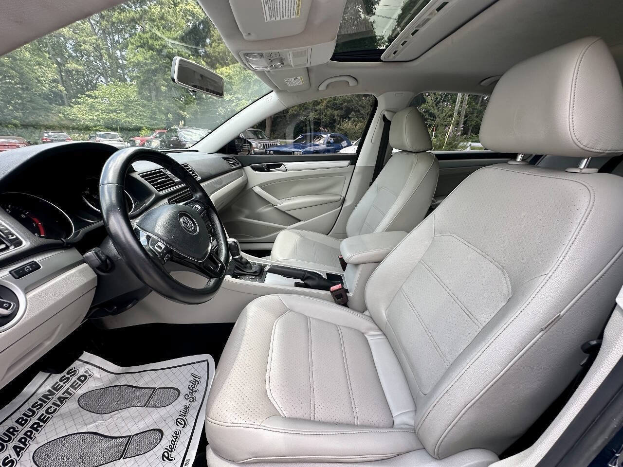 Used 2019 Volkswagen Passat 2.0T Wolfsburg FWD image 10