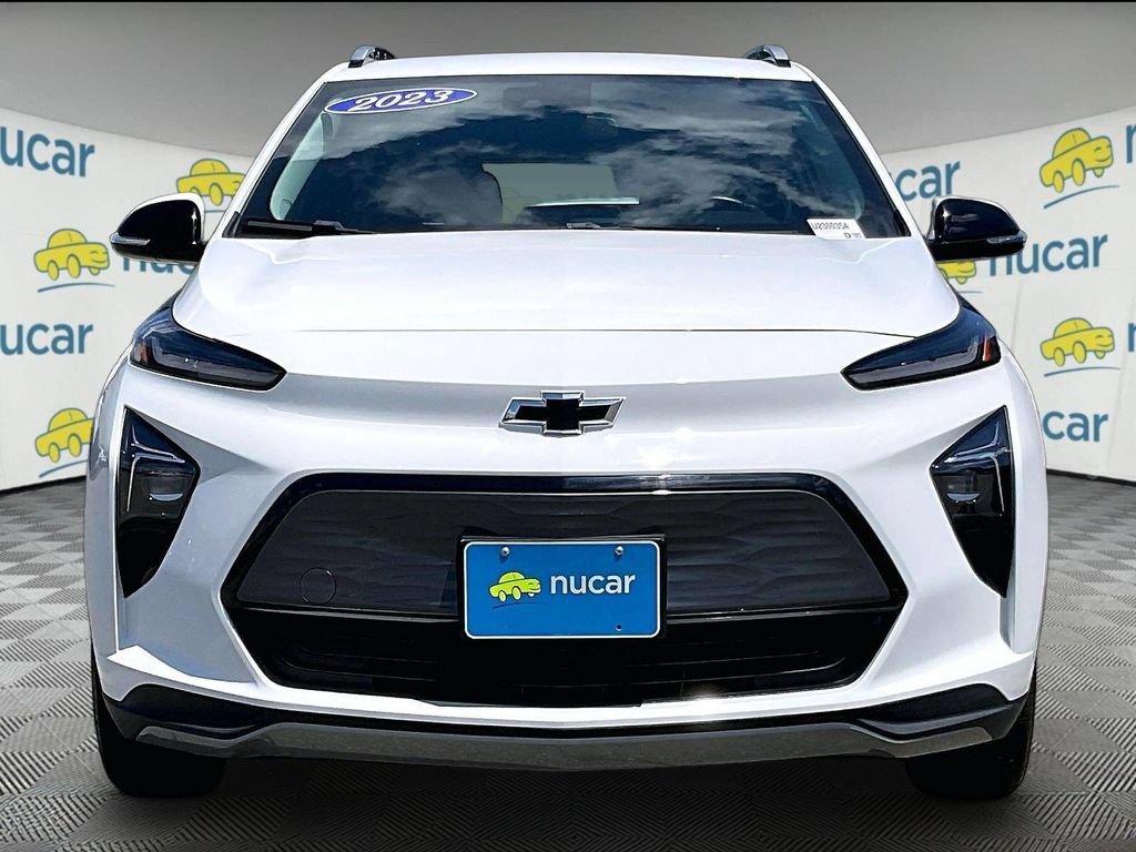 Used 2023 Chevrolet Bolt EUV LT w/ Comfort Package FWD image 2