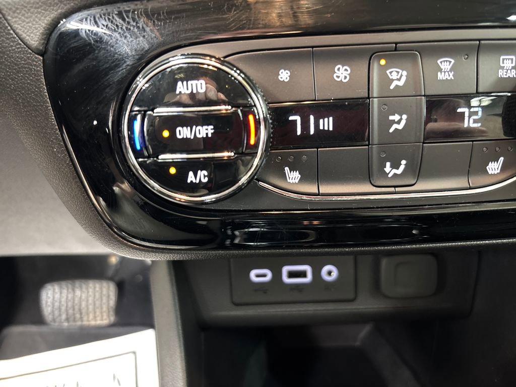 Used 2023 Buick Encore GX Select FWD image 32