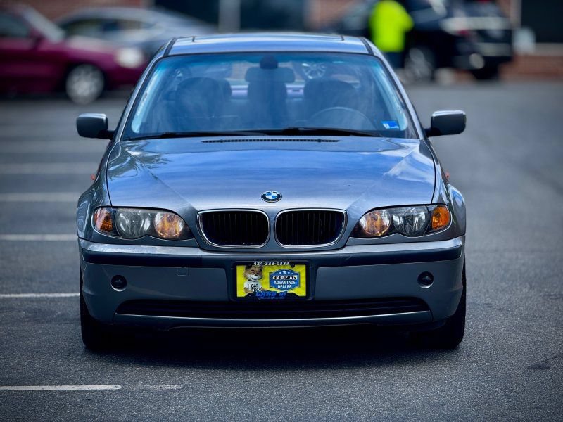 Used 2004 BMW 325i Sedan RWD image 2
