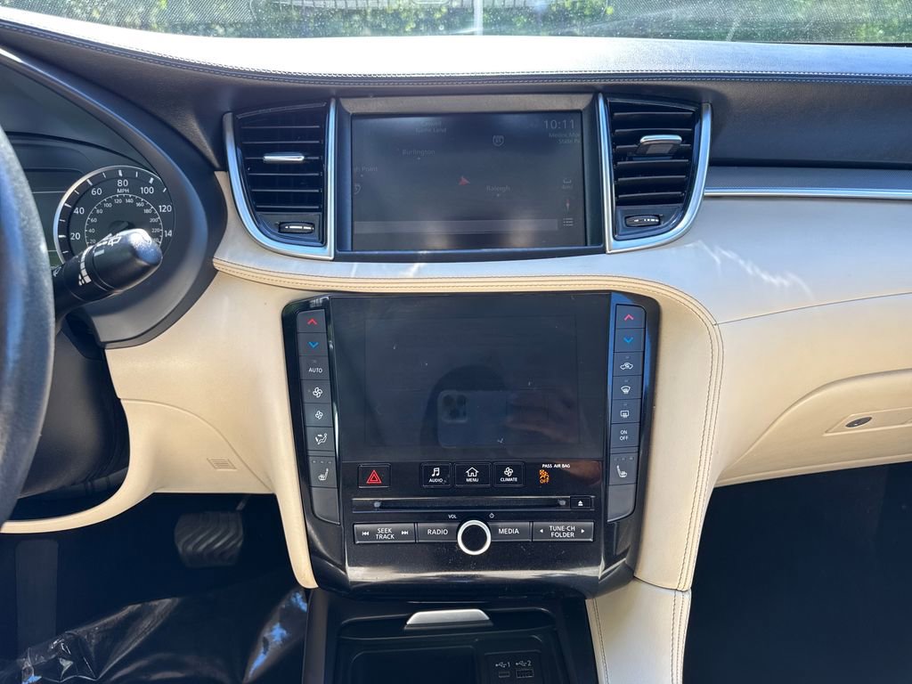 Used 2020 INFINITI QX50 Luxe w/ Navigation Package FWD image 18