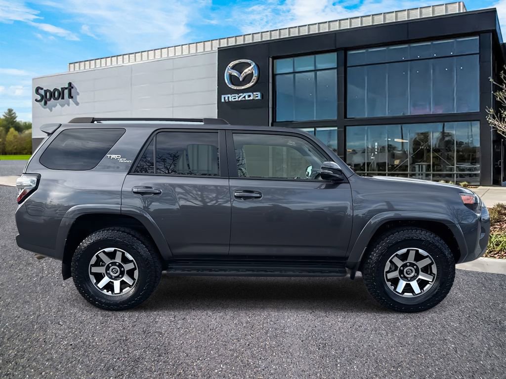 Used 2022 Toyota 4Runner TRD Off-Road Premium AWD/4WD image 2