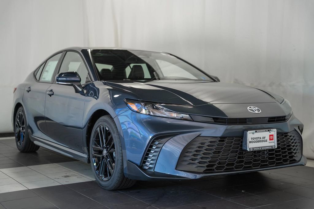 New 2026 Toyota Camry SE FWD image 1