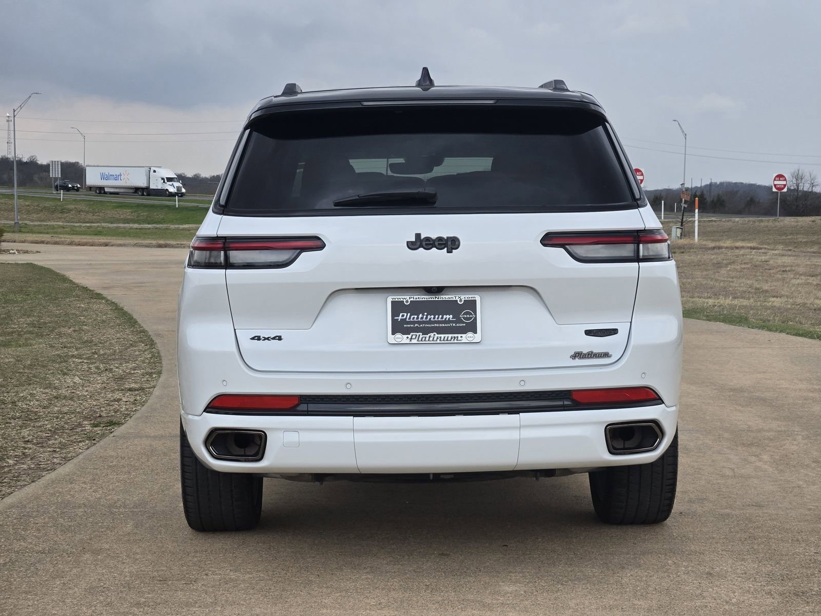 Used 2024 Jeep Grand Cherokee L Summit w/ High Altitude Package image 8