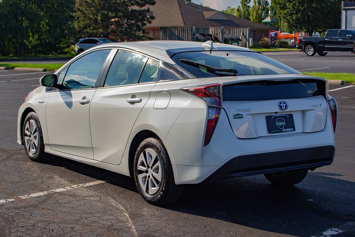 Used 2016 Toyota Prius Four FWD image 7
