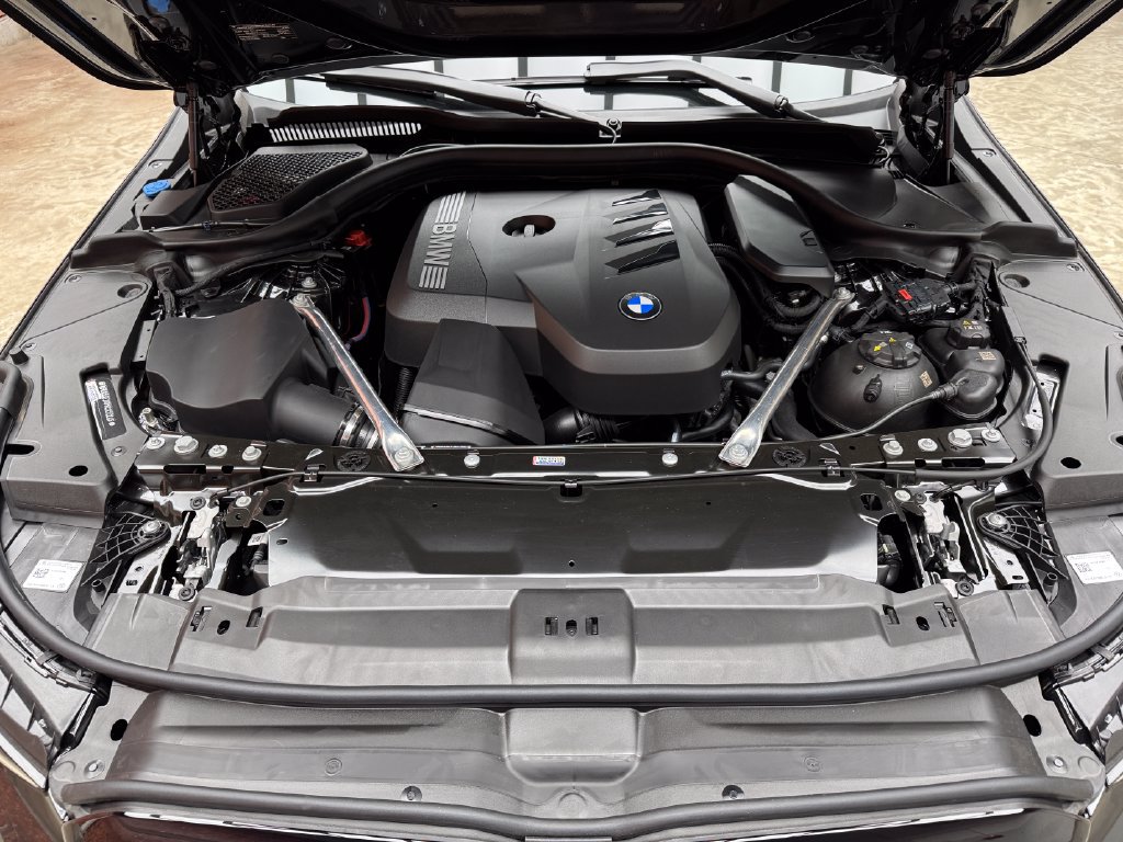Used 2027 BMW 530i xDrive w/ M Sport Package AWD/4WD image 30