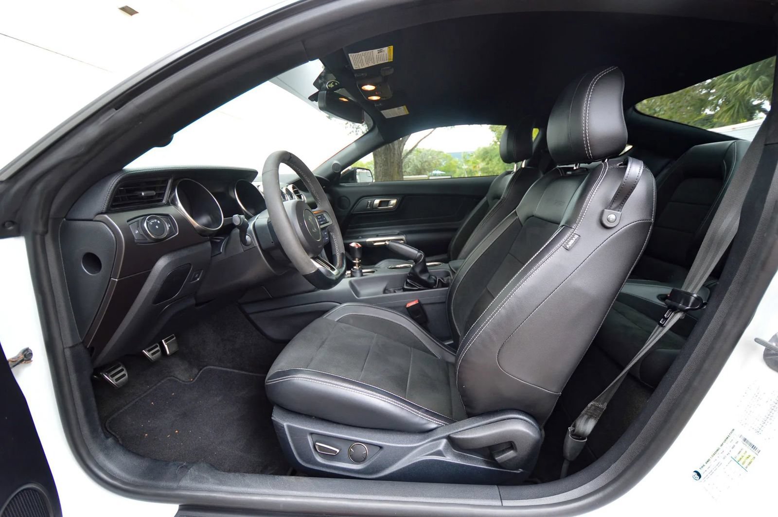 Used 2018 Ford Mustang Shelby GT350 w/ Convenience Package RWD image 32