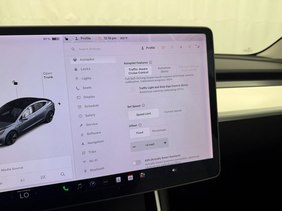 Used 2020 Tesla Model 3 Long Range AWD/4WD image 23