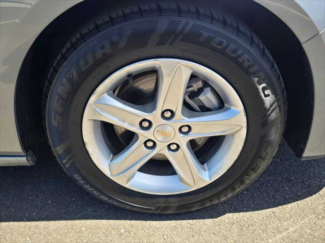 Used 2024 Chevrolet Malibu LT FWD image 9
