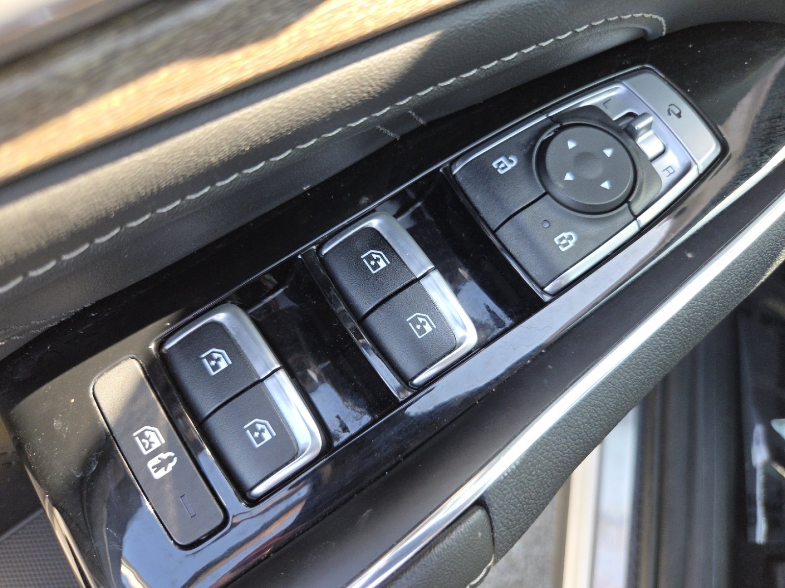 Used 2023 Kia Sorento SX Prestige AWD/4WD image 34