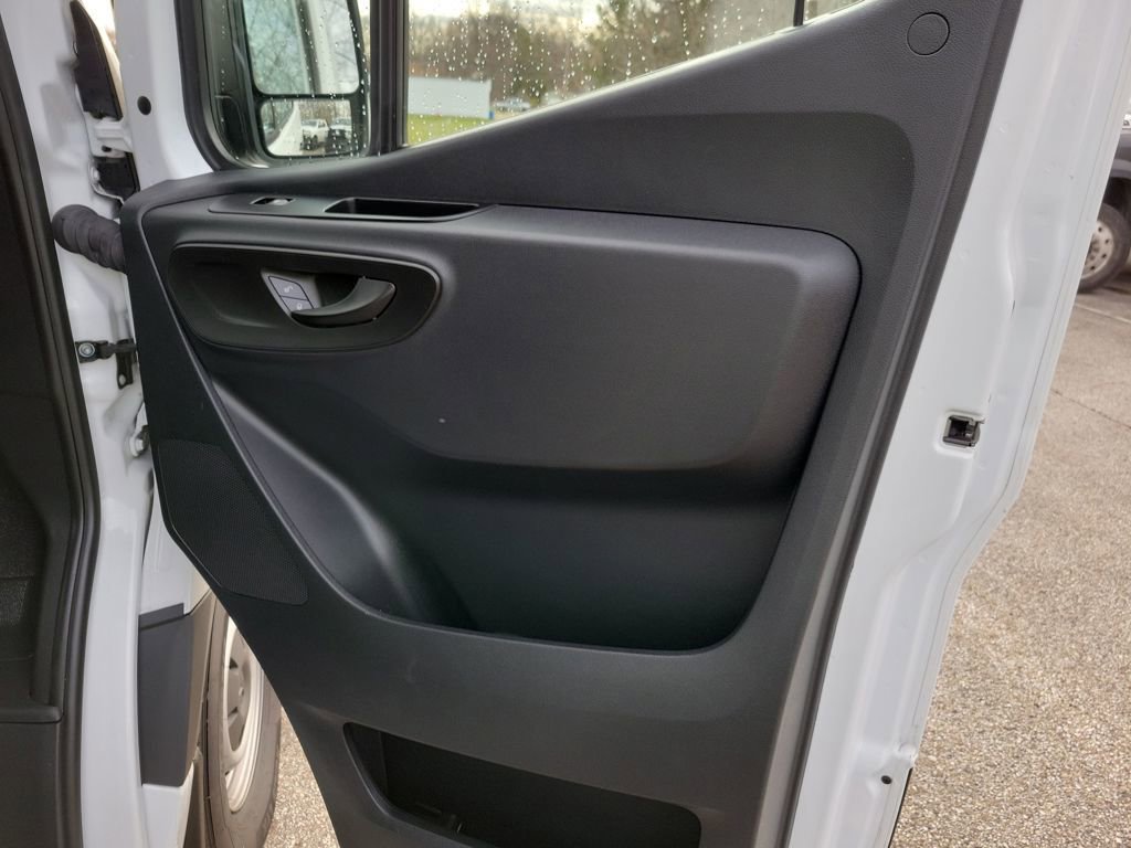 Used 2025 Mercedes-Benz Sprinter 2500 image 26