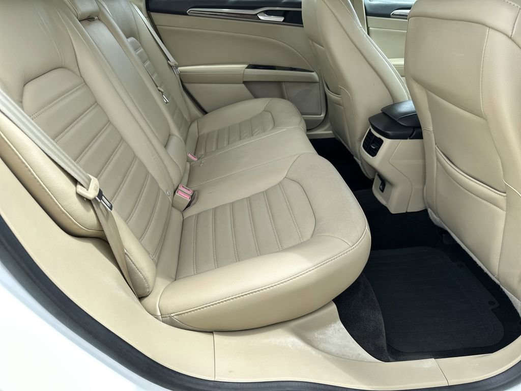 Used 2013 Ford Fusion SE image 32