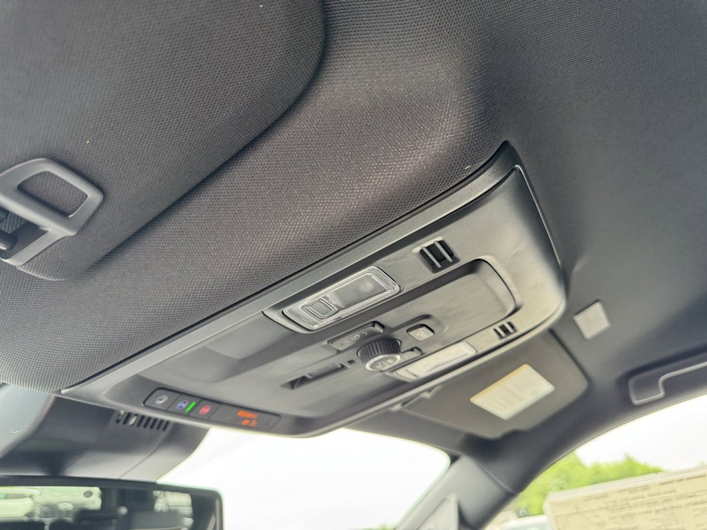 New 2025 Chevrolet Suburban Premier image 27