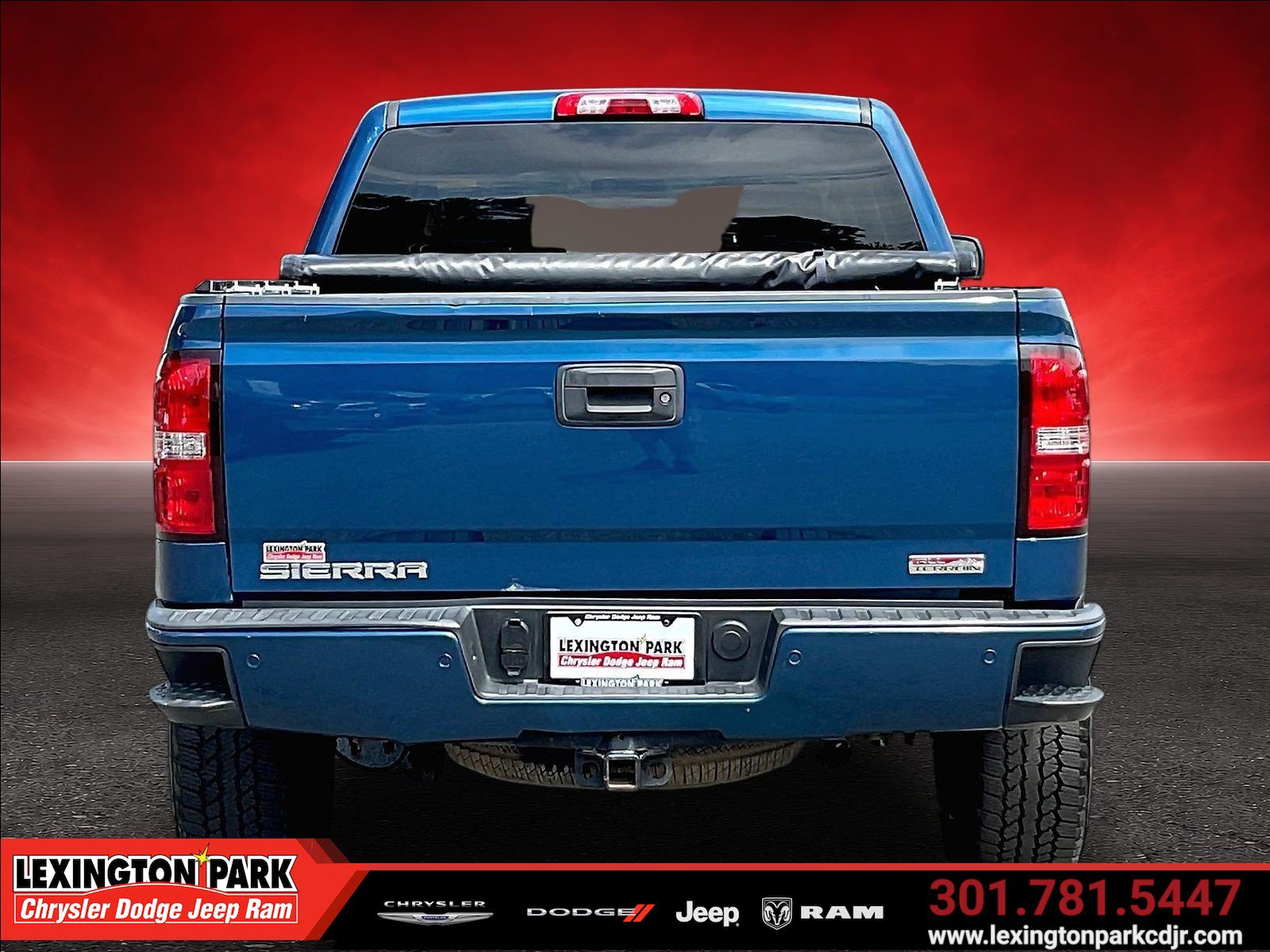 Used 2015 GMC Sierra 1500 SLT w/ All-Terrain Package AWD/4WD image 5