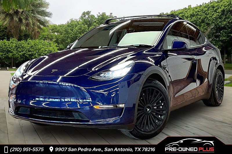 Used 2022 Tesla Model Y Long Range AWD/4WD image 1
