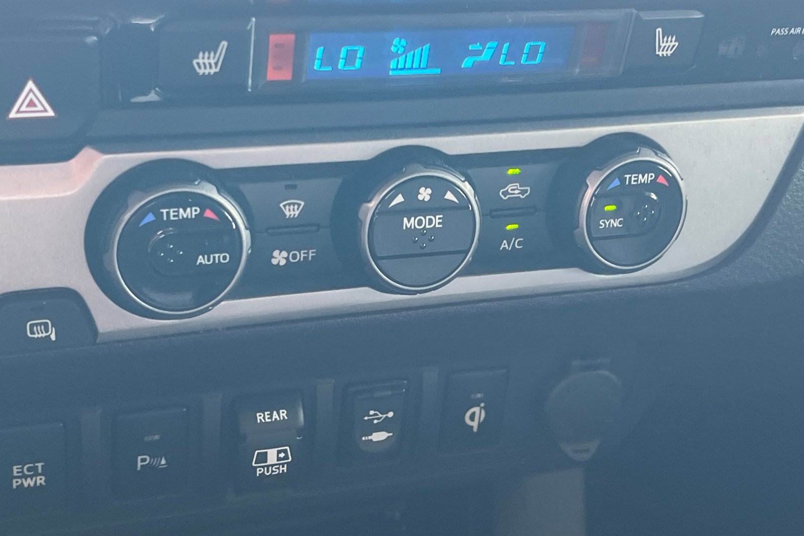 Used 2018 Toyota Tacoma Limited image 16