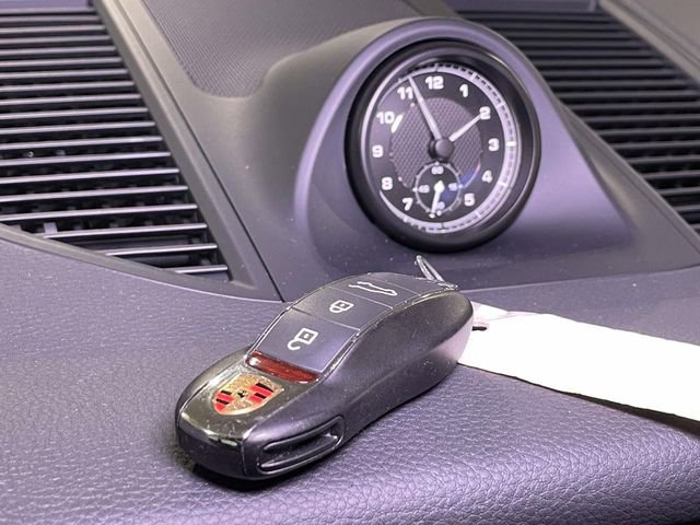 Certified 2025 Porsche Macan image 47