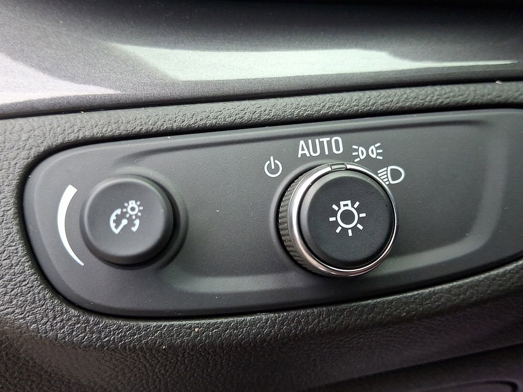 Certified 2019 Buick Encore Preferred w/ Safety Package image 23