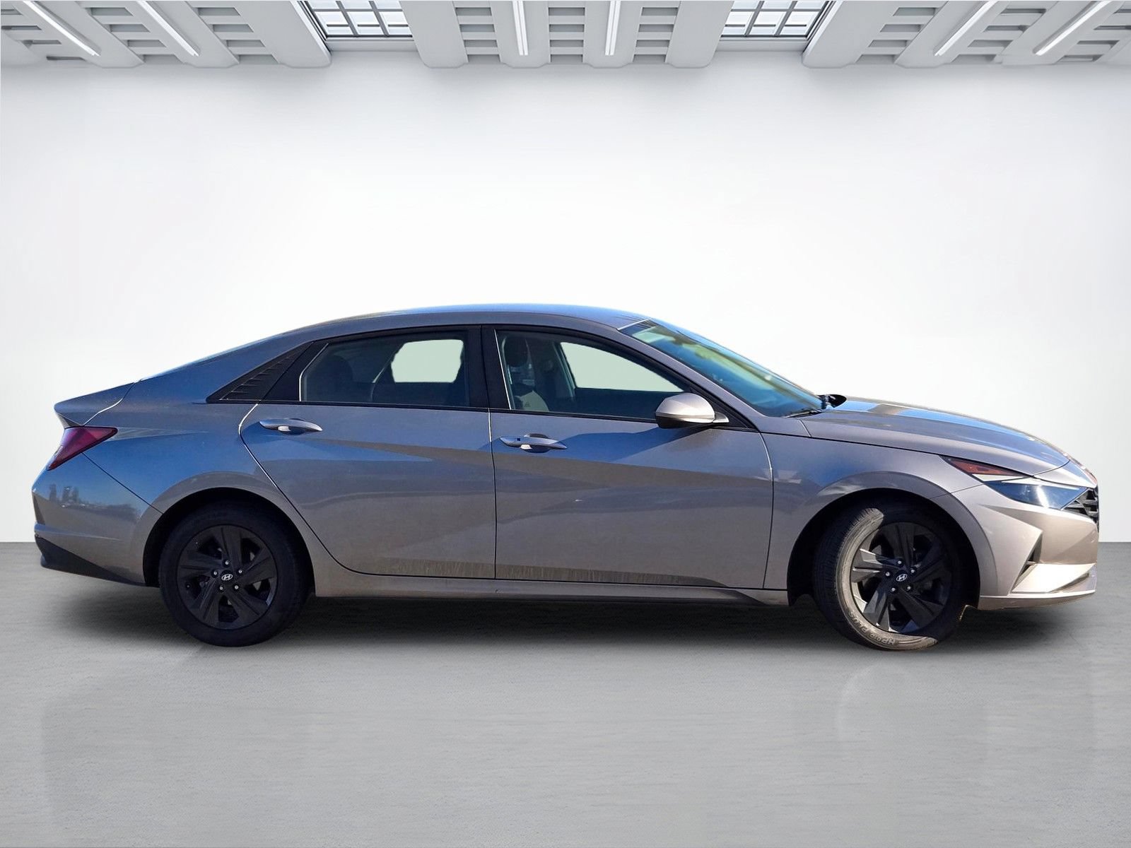 Certified 2022 Hyundai Elantra SEL w/ Convenience Package FWD image 3