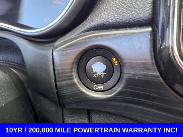 Used 2020 Jeep Grand Cherokee Laredo w/ 18" Wheel & 8.4" Radio Group RWD image 30