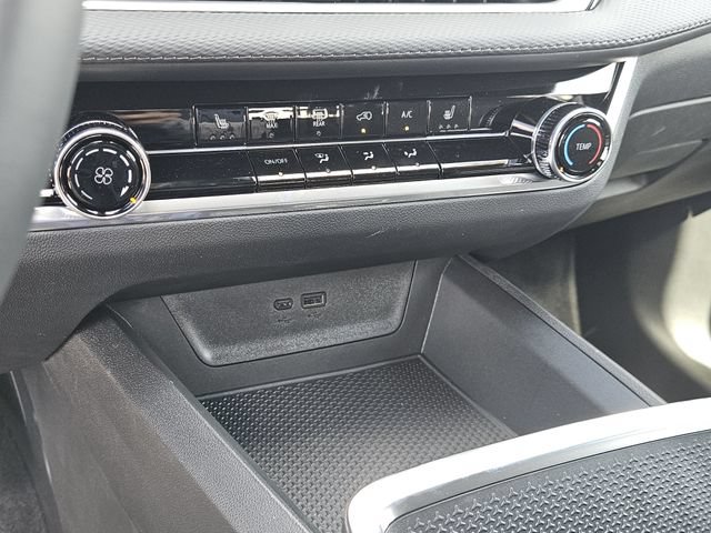 New 2026 Chevrolet Equinox LT w/ Safety and Technology Package FWD image 23