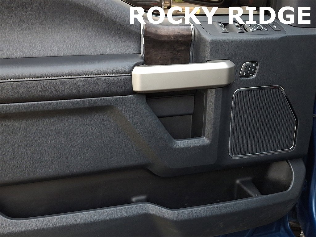 Used 2022 Ford F250 Lariat w/ Black Appearance Package image 17