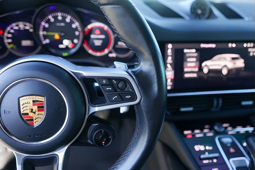 Used 2020 Porsche Cayenne E-Hybrid image 13