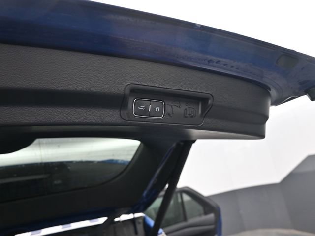 Used 2023 Ford Explorer XLT image 7