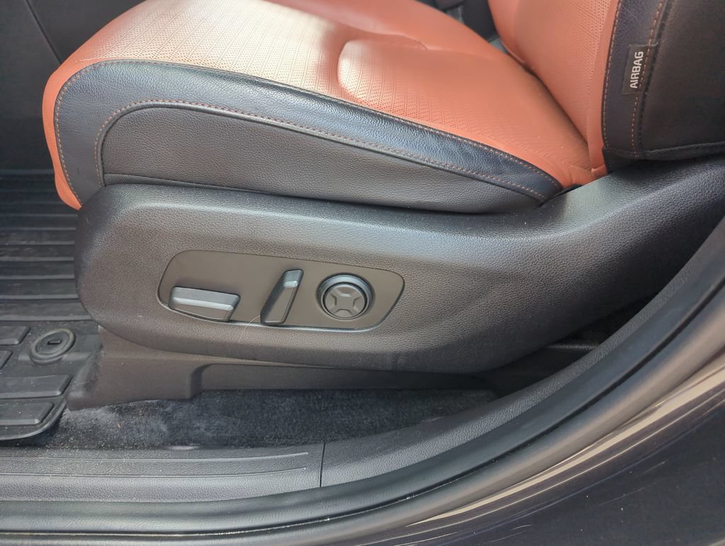 Used 2023 Kia Carnival SX Prestige FWD image 13