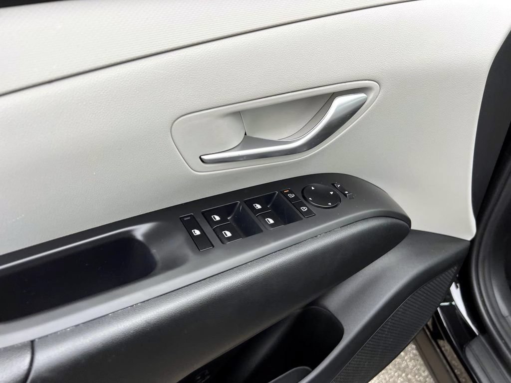 Certified 2025 Hyundai Tucson SE AWD/4WD image 17