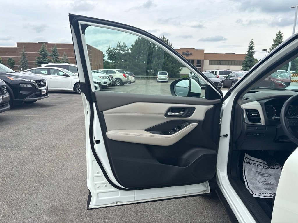 Certified 2023 Nissan Rogue SL AWD/4WD image 16
