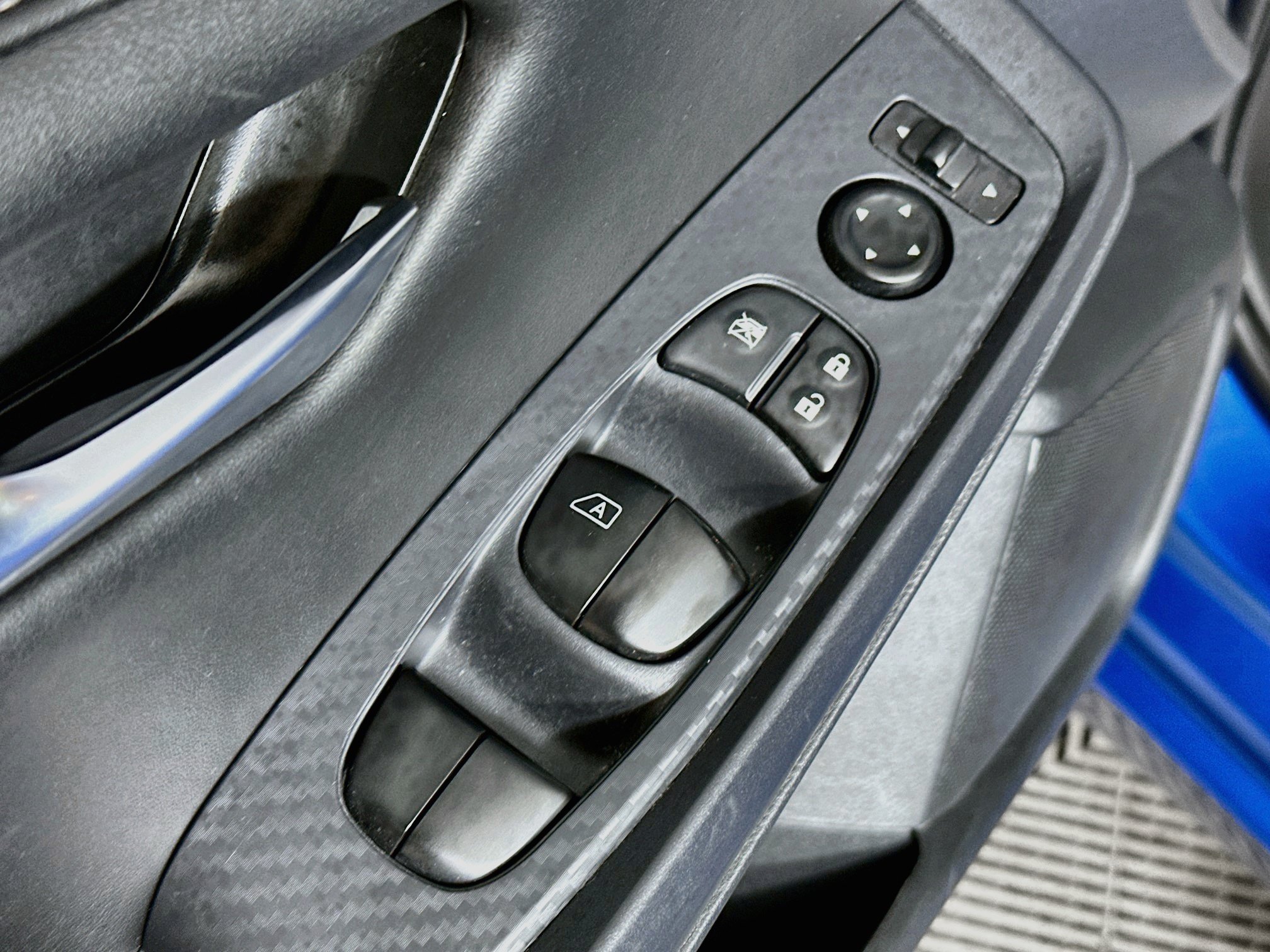 Used 2024 Nissan Sentra SV FWD image 17